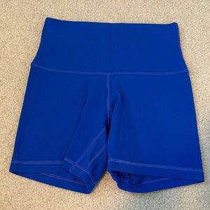 Aritzia Golden Butter Cheeky 5" Short